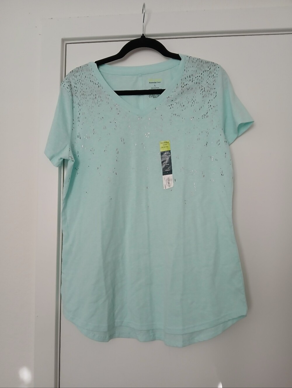 Women's Mint V-Neck Short Sleeve Tee with Metallic Accent